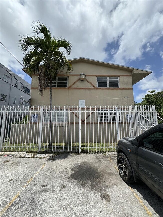 Foto del edificio - 1251 NW 59th St