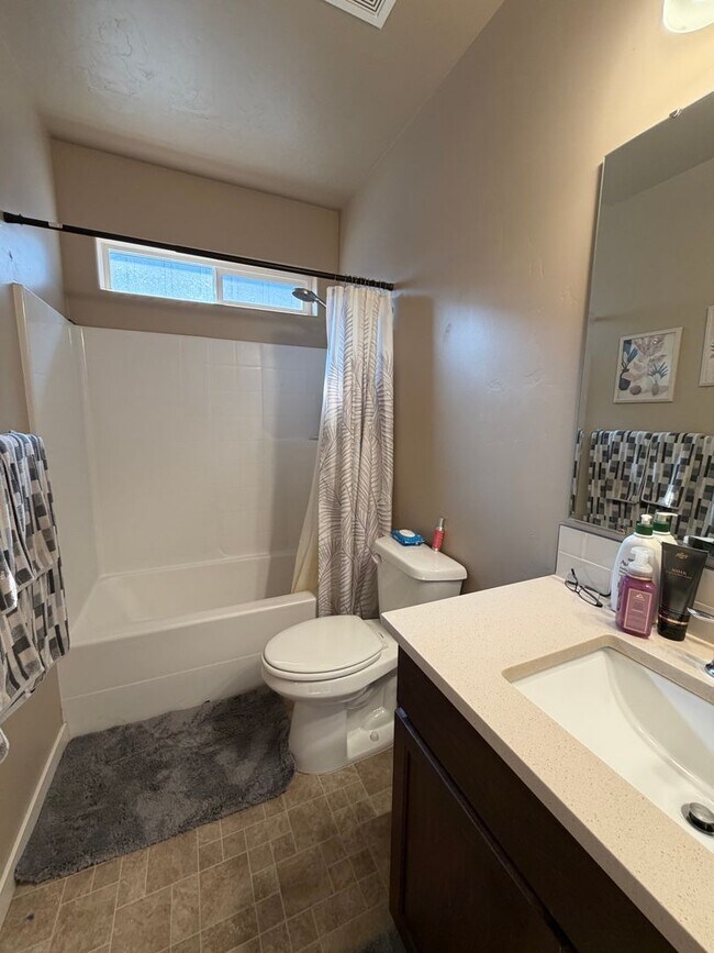Foto del edificio - 7535 W Corona Dr
