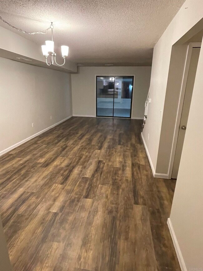 Building Photo - 528 Villa Park Ct
