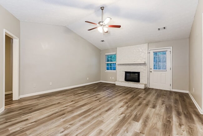 Building Photo - 9185 Sunset Dr