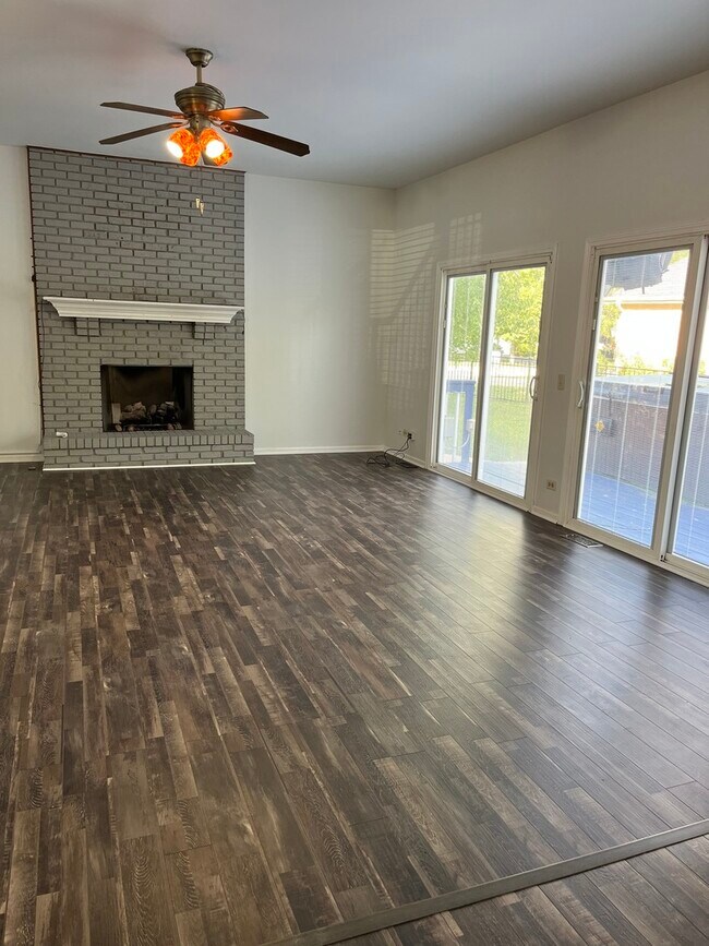 Foto del edificio - 140 Breckenridge Dr