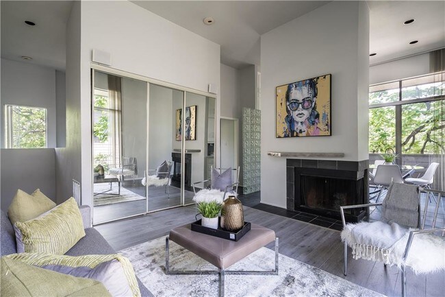 Foto del edificio - 3606 Routh St