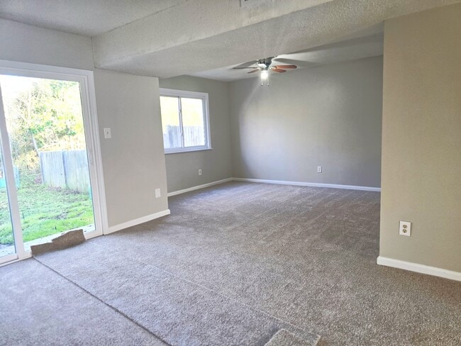 Building Photo - 94 Balsam Rd