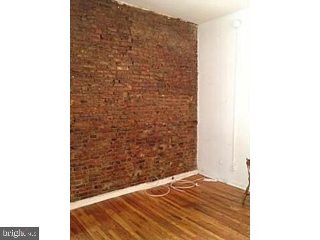 Primary Photo - 409-15 S 11th St