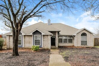 Building Photo - 2221 Collier Ct