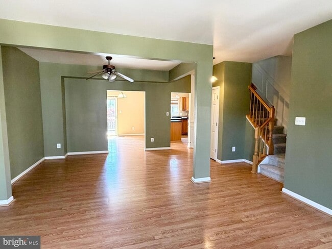 Building Photo - 565 Tuliptree Square NE