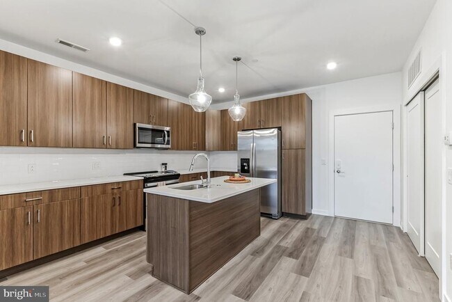 Foto del edificio - 5801 Ridge Ave