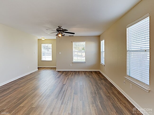Building Photo - 11247 Country Canyon