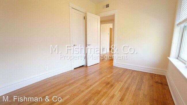 Foto del edificio - 3449 W Schubert Ave