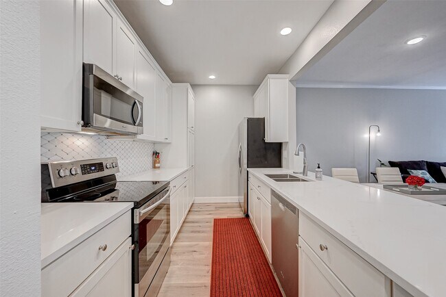 Building Photo - 8077 El Mundo St