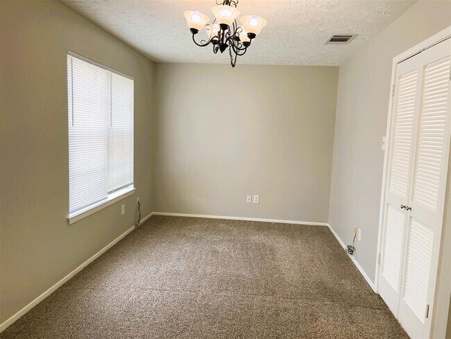 Building Photo - 19939 Edensborough Dr