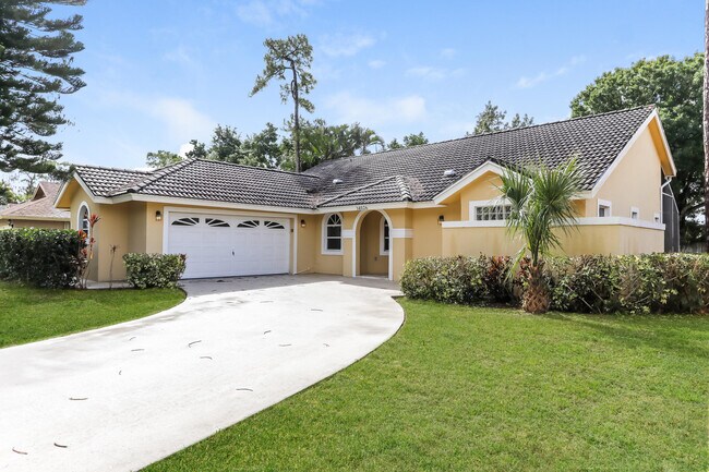 Building Photo - 14026 Paddock Dr