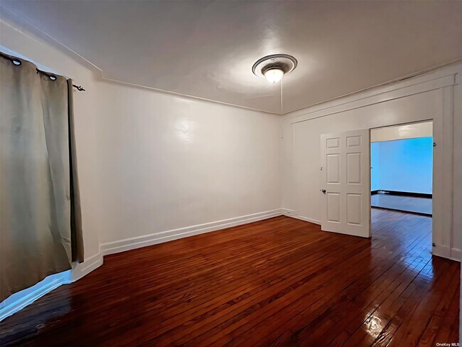 Building Photo - 102-10 87th Ave