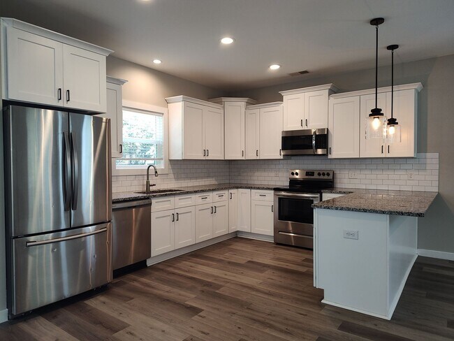 Foto del edificio - Move-in ready 4-bedroom, 2.5-bathroom home!