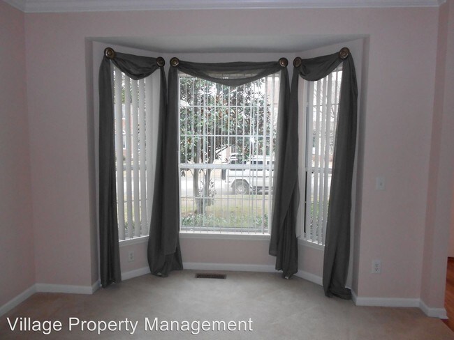 Building Photo - 5019 Penbrook Dr