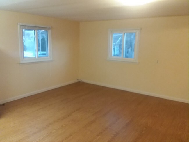 Building Photo - 603 5th Ave E