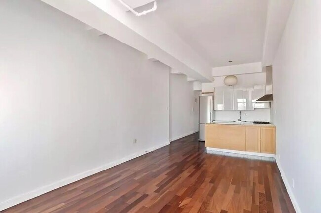 Building Photo - High-Floor Studio with Tons of Natural Lig...