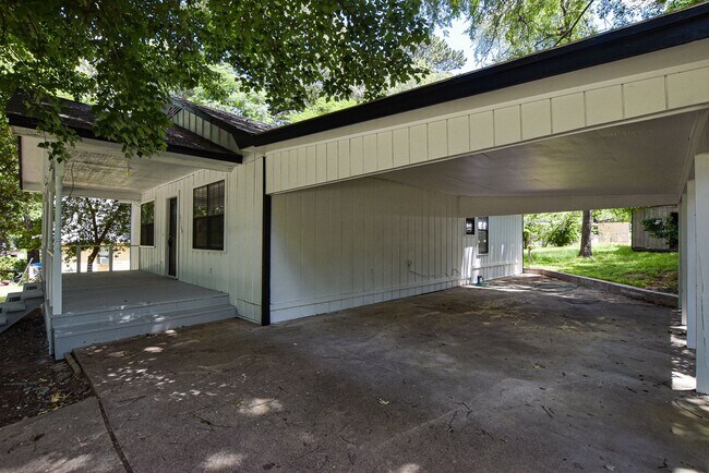 Building Photo - Available Now: Adorable 2 Bedroom recently...