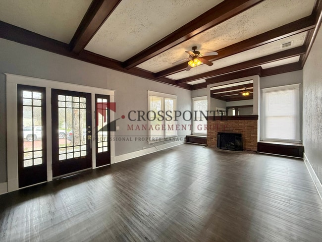 Building Photo - Tour Today! 3 Bedroom, 2 Bathroom House!