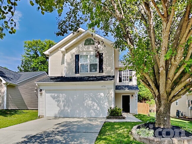 Foto del edificio - 6716 Commack Dr