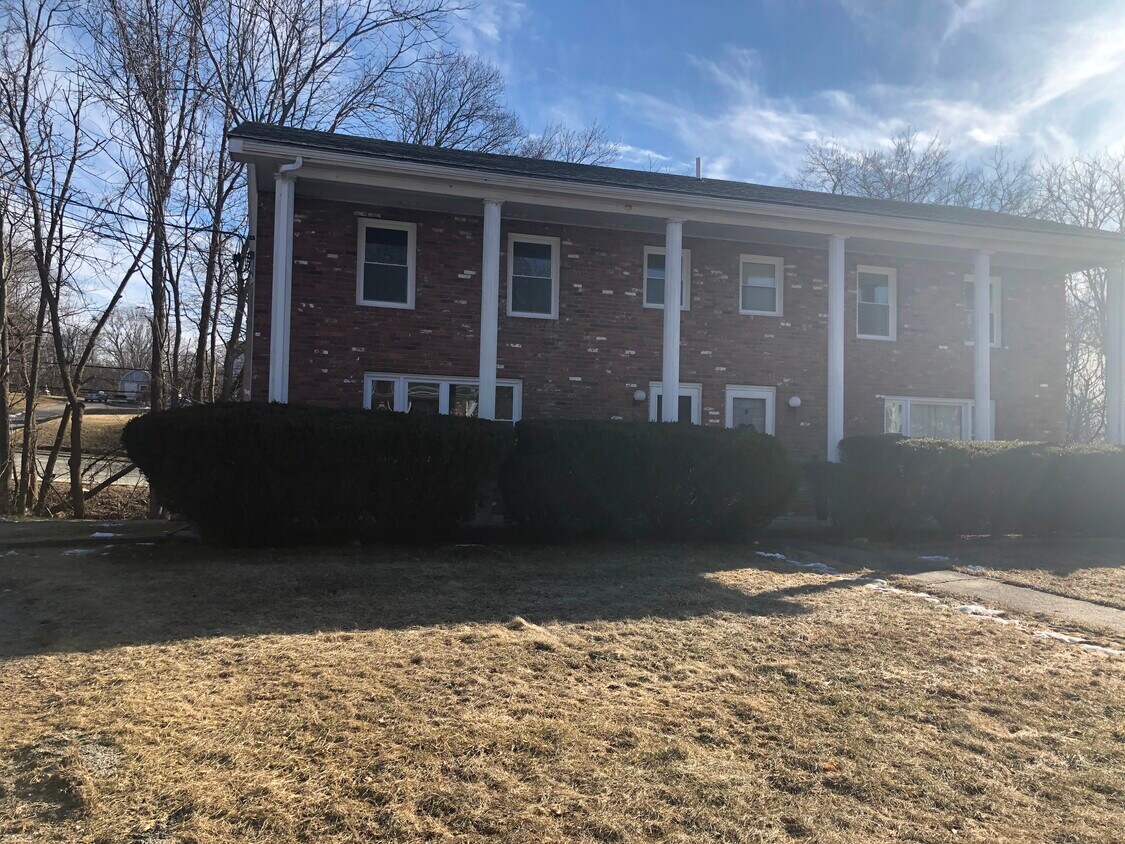 6 Caroline St Unit 6, Cumberland, RI 02864 Apartments in Cumberland