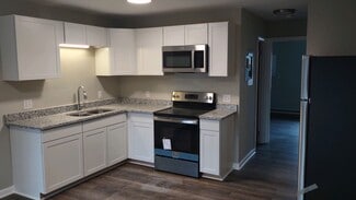 Building Photo - Cozy Apartment--Central Location!