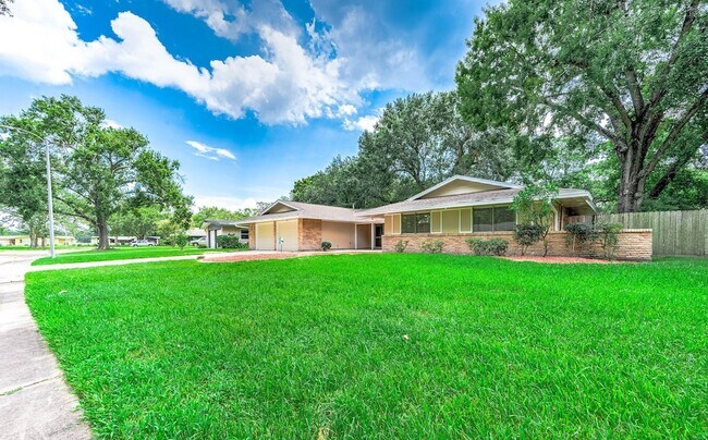 Foto del edificio - 1610 Richvale Ln