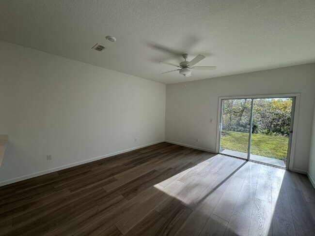 Foto del edificio - Holly Cove