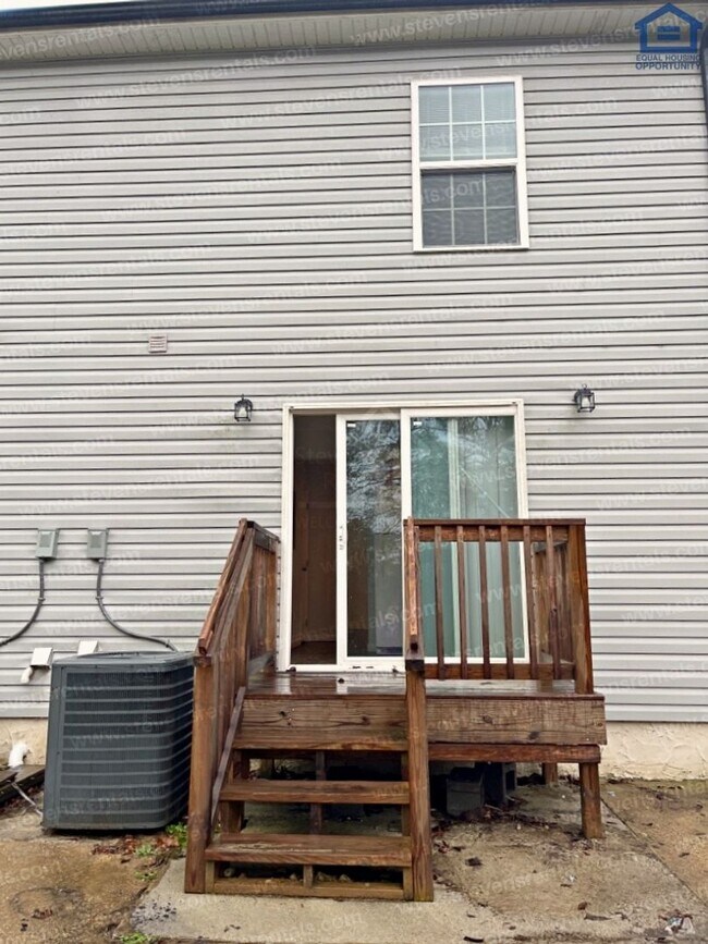 Foto del edificio - 8752 Millard Lee Ln
