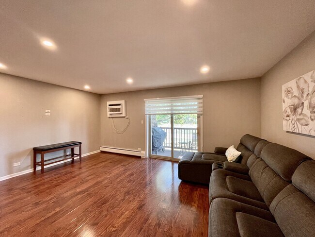 Foto del edificio - 444 N Wilke Rd