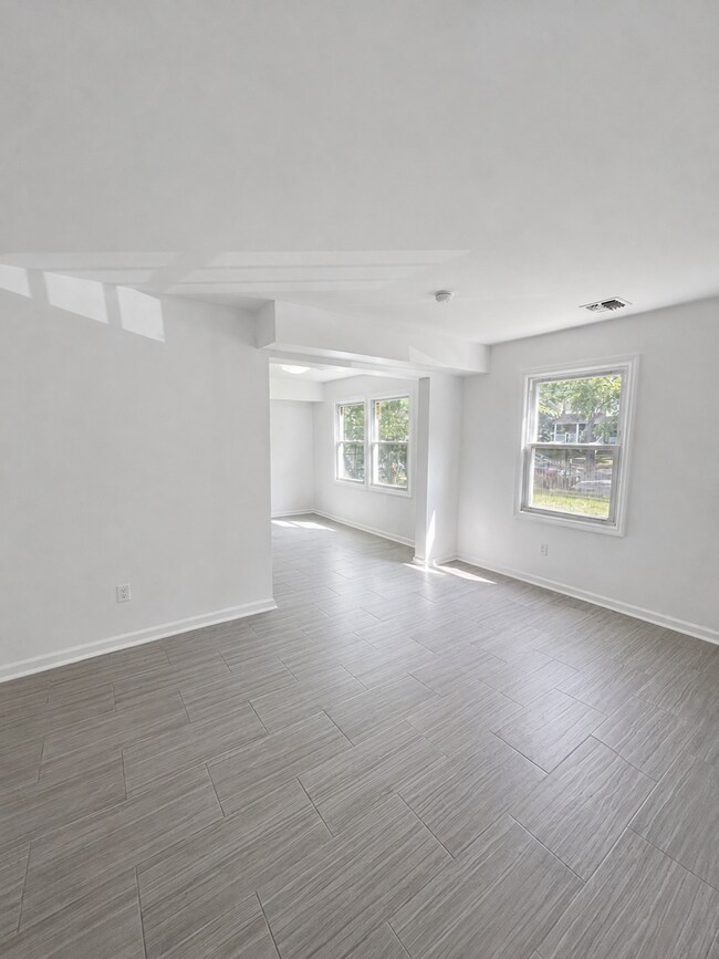 Foto del edificio - 1139 Sewall Ave