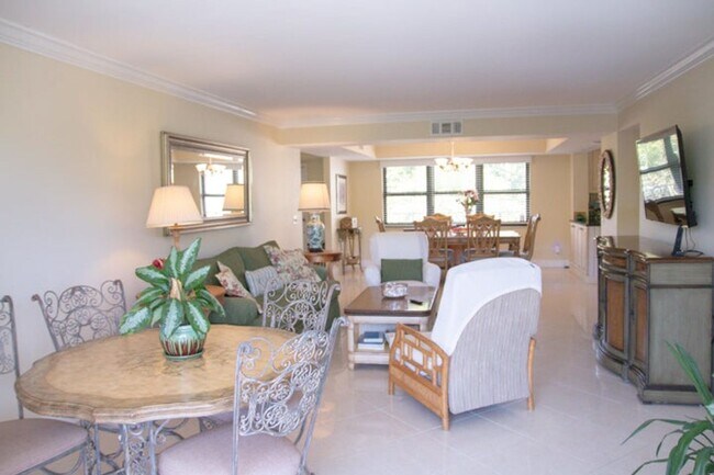Foto del edificio - 277 N Ocean Blvd