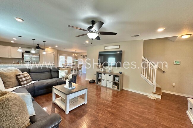 Foto del edificio - 454 Eisenhower Dr
