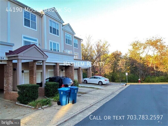 Building Photo - 44190 Mossy Brook Square
