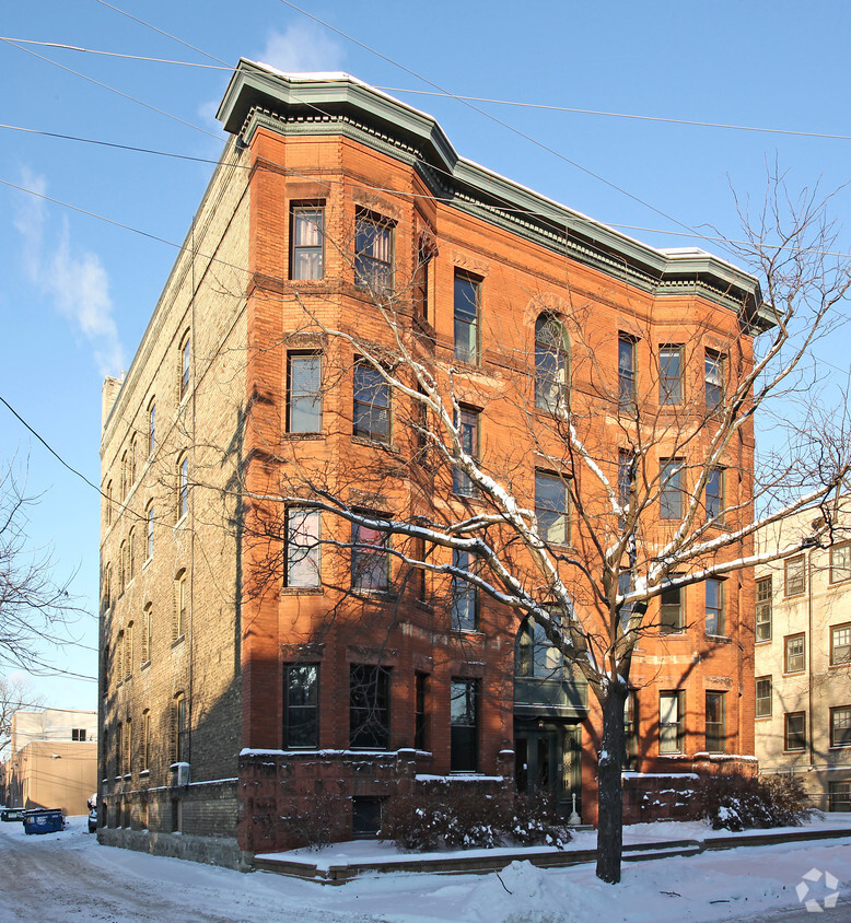 Primary Photo - Apollo Apartments