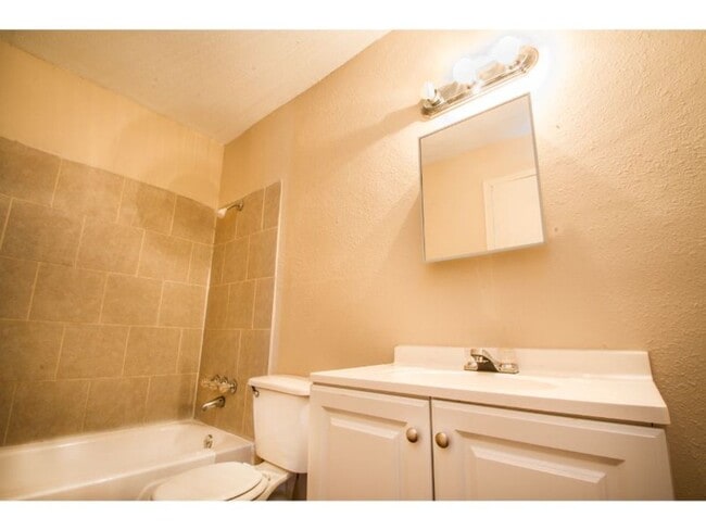 Building Photo - Charming Single-Family Home in Central City