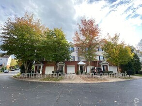 Building Photo - 17 Annacey Pl