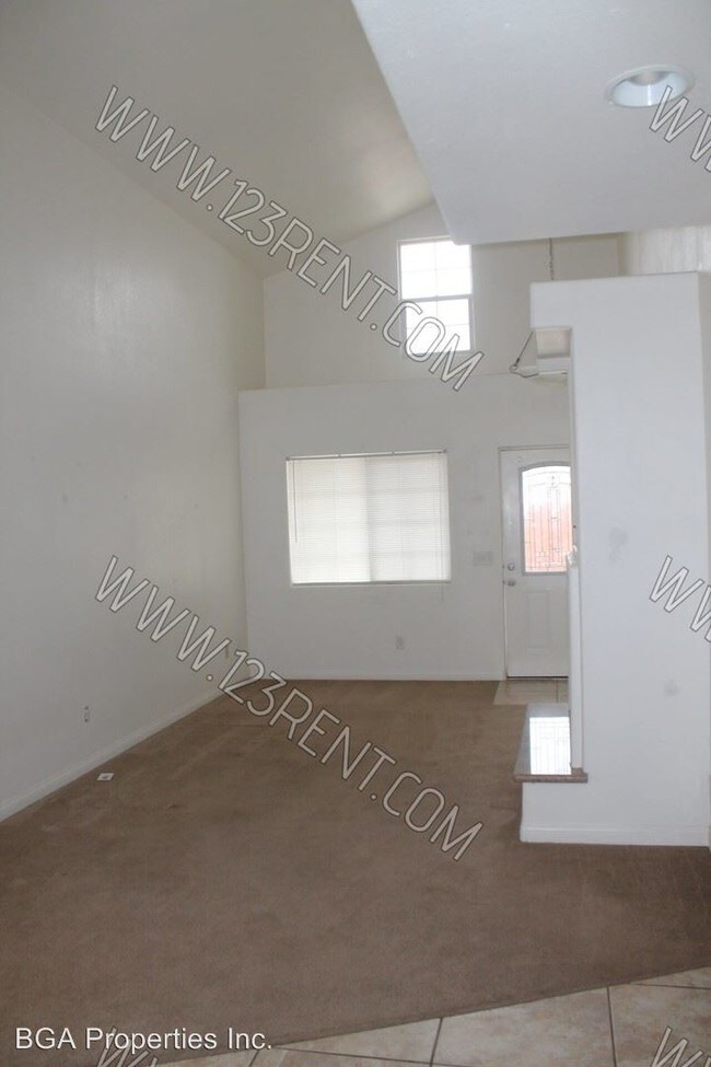 Building Photo - 9213 Redwood Blvd