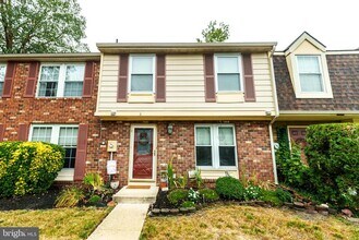 Building Photo - 2 Waterview Ct