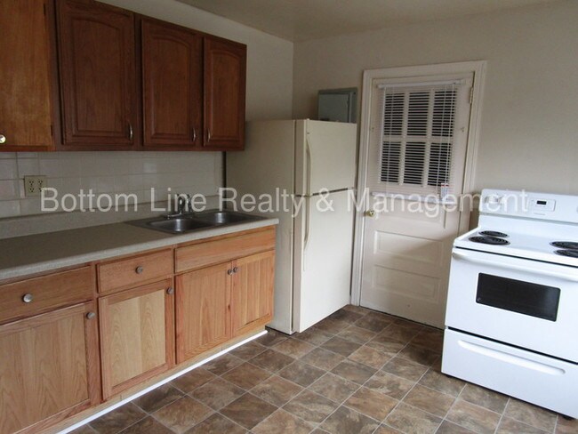 Building Photo - 1449 Remount Rd