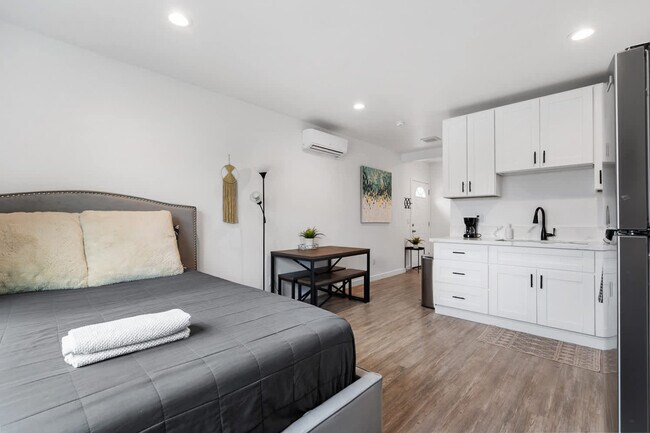 Foto del edificio - 4166 Cole Way