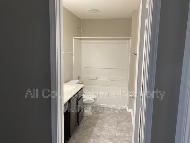 Building Photo - 549 Granite Mist