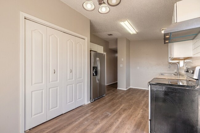 Foto del edificio - 608 Walker St