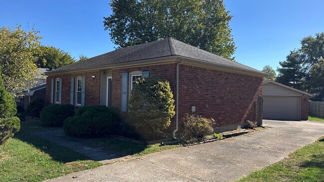 Building Photo - 8203 Rochelle Rd