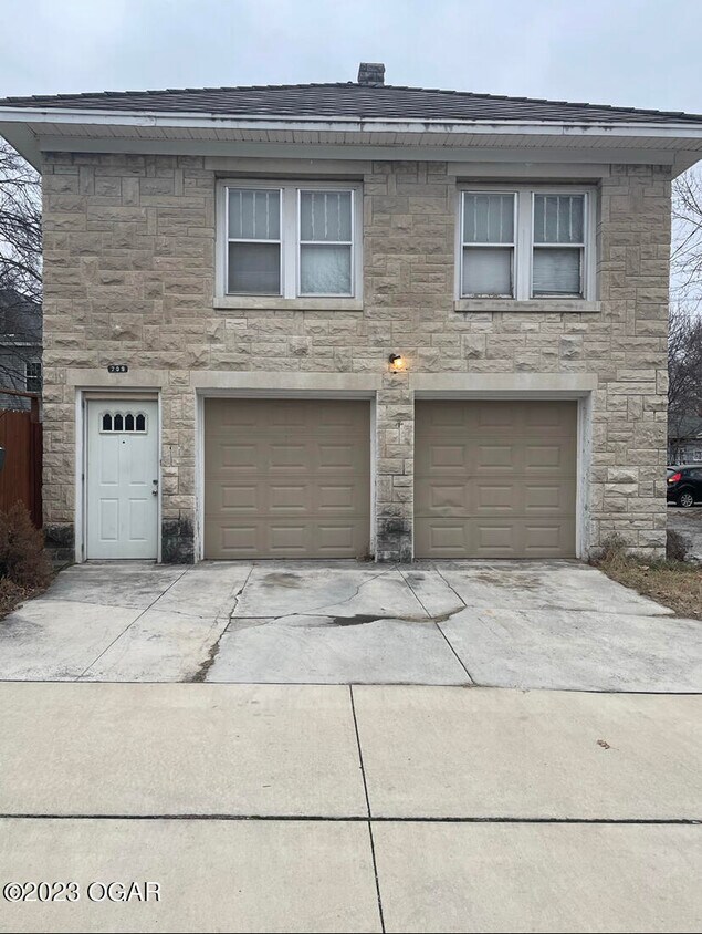 Primary Photo - 709 W 17th St