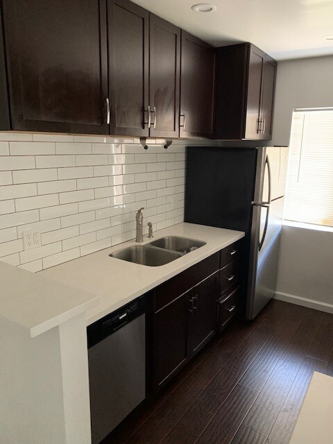 Foto del edificio - 7924 Clinton St