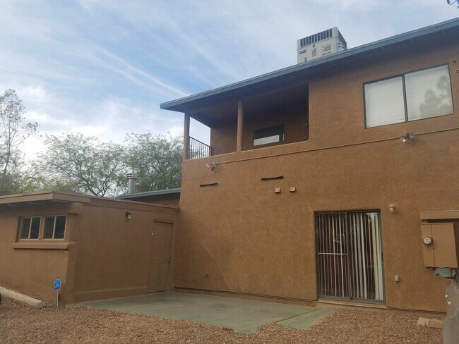 Recepción - 1144 E Edison St