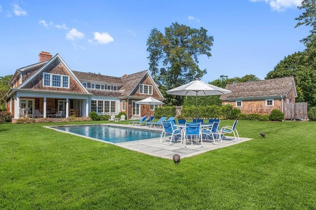 Foto del edificio - 34 Old Field Ln