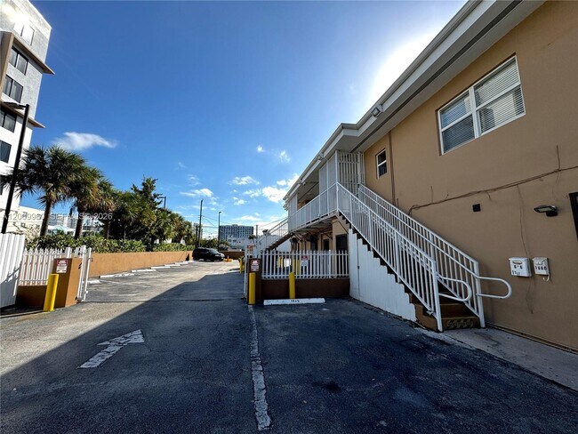 Foto del edificio - 1837 NW 17th Ave
