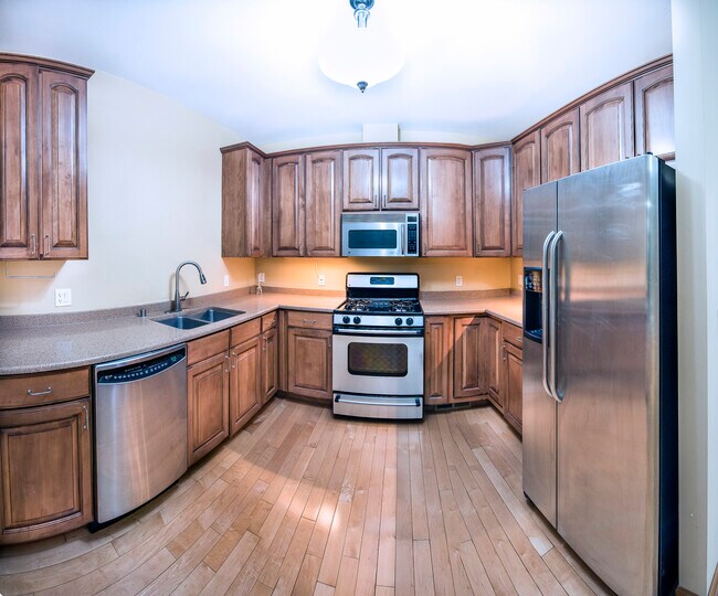 Building Photo - 584 N Midvale Blvd